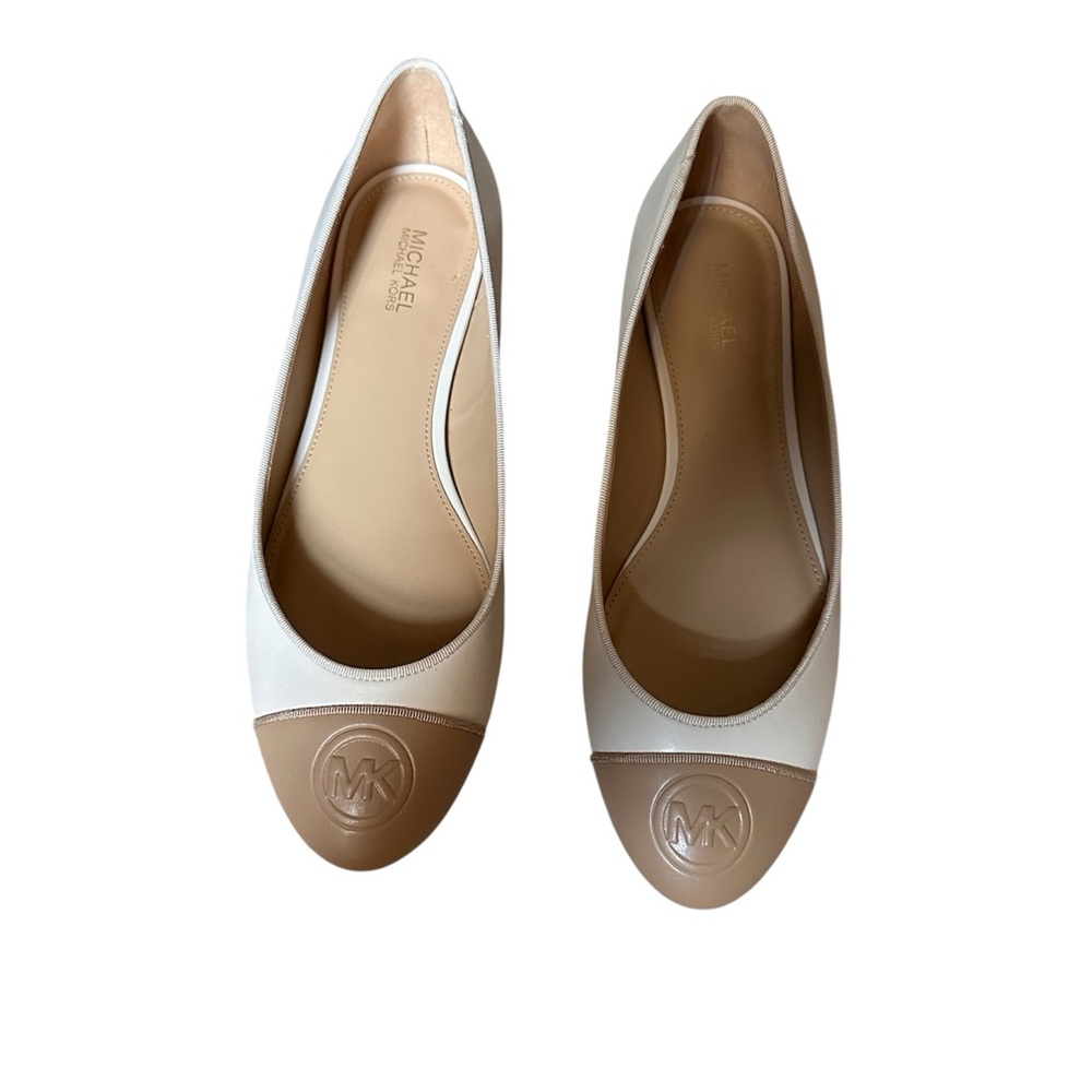 Michael Kors Cream and Tan Loafers with Rounded Toe